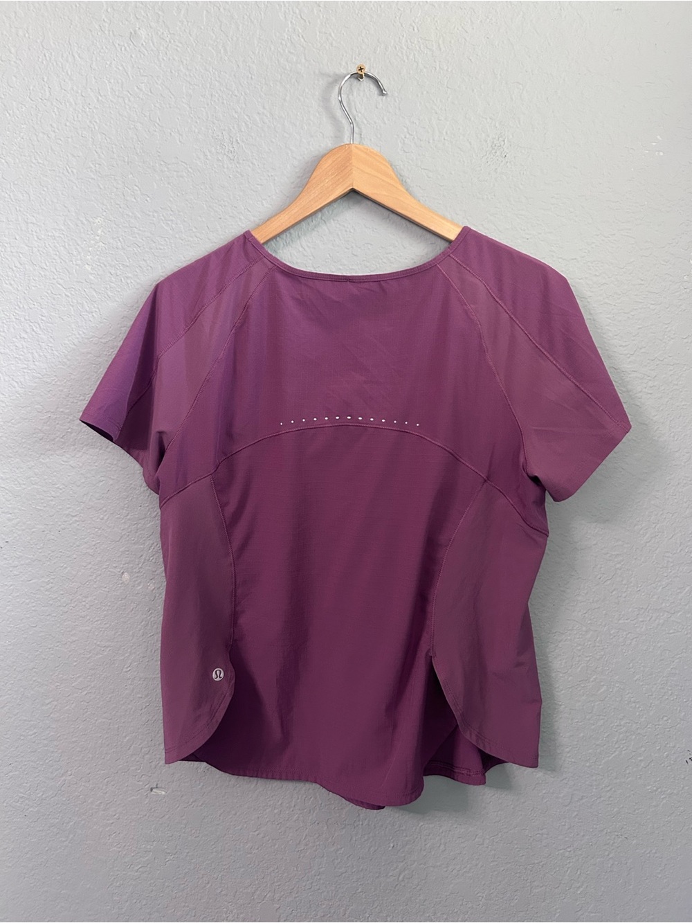 Lululemon Lightweight Stretch Run Shirt - Picture 8 of 9